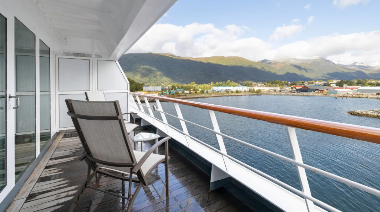 Hurtigruten - MS Fram - Expedition Suite Grand Suite 5.png